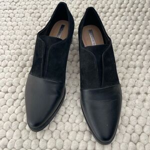 Tahari Black Oxford Flats